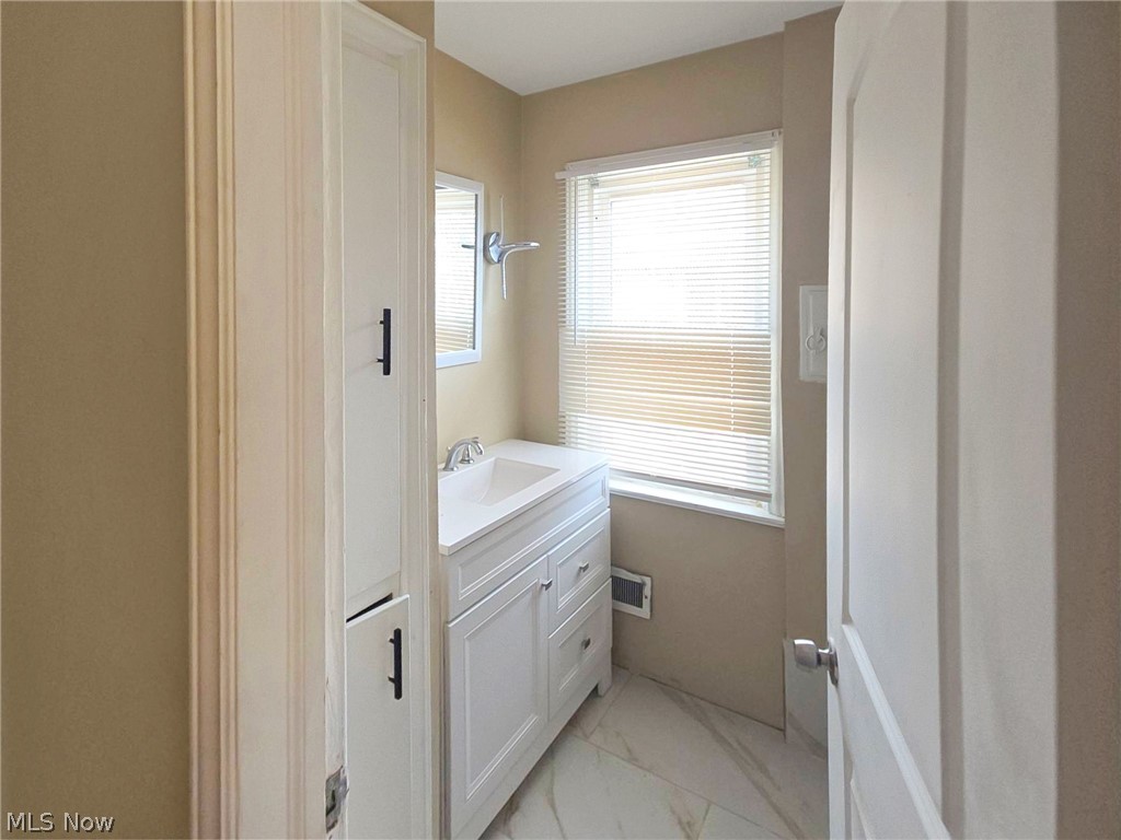3652 Douglas Road Property Photo 15