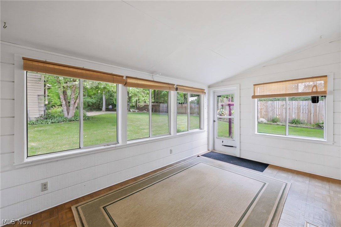 8564 Squires Lane Ne Property Photo 18