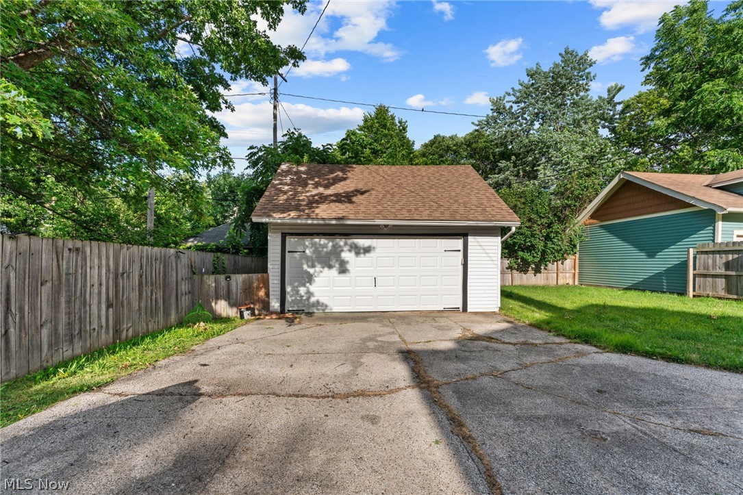 2081 West Boulevard Property Photo 41