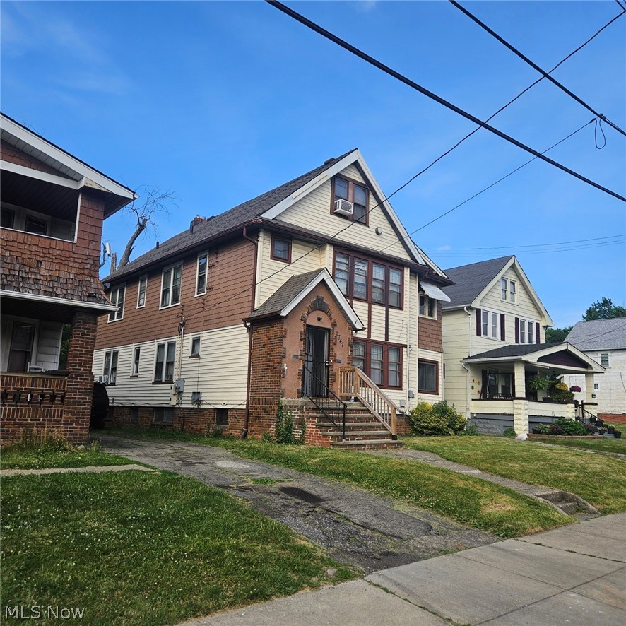 1747 Catalpa Road Property Photo 1