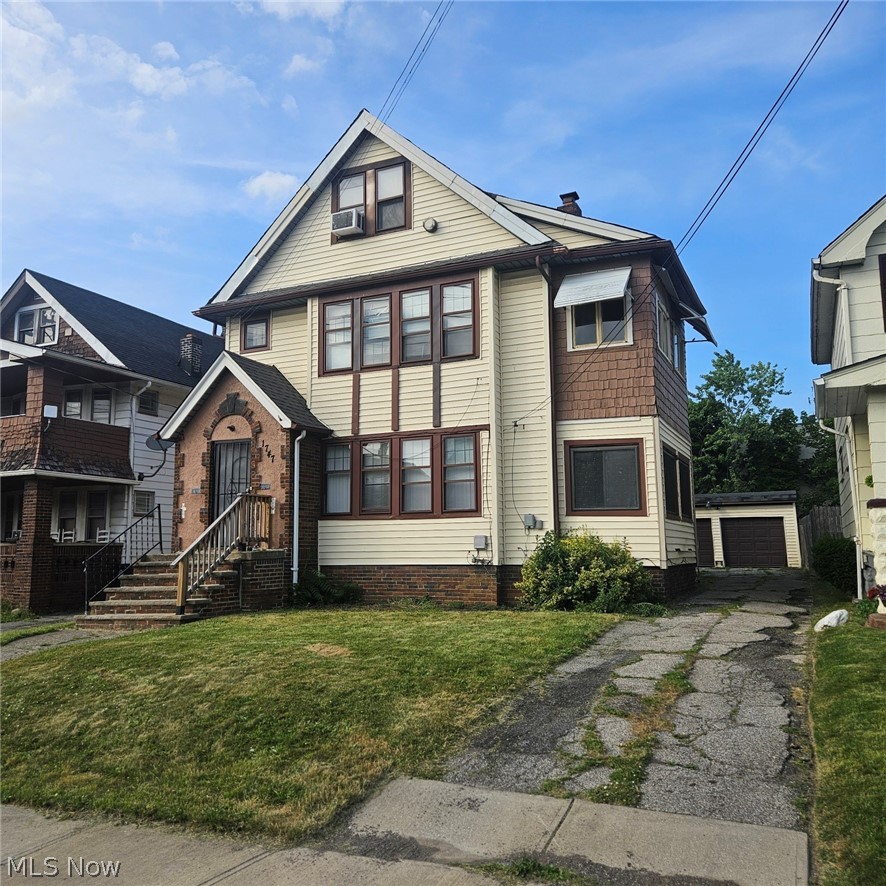 1747 Catalpa Road Property Photo 2
