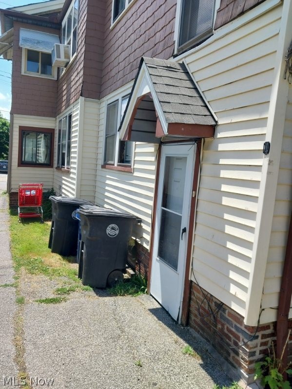 1747 Catalpa Road Property Photo 3
