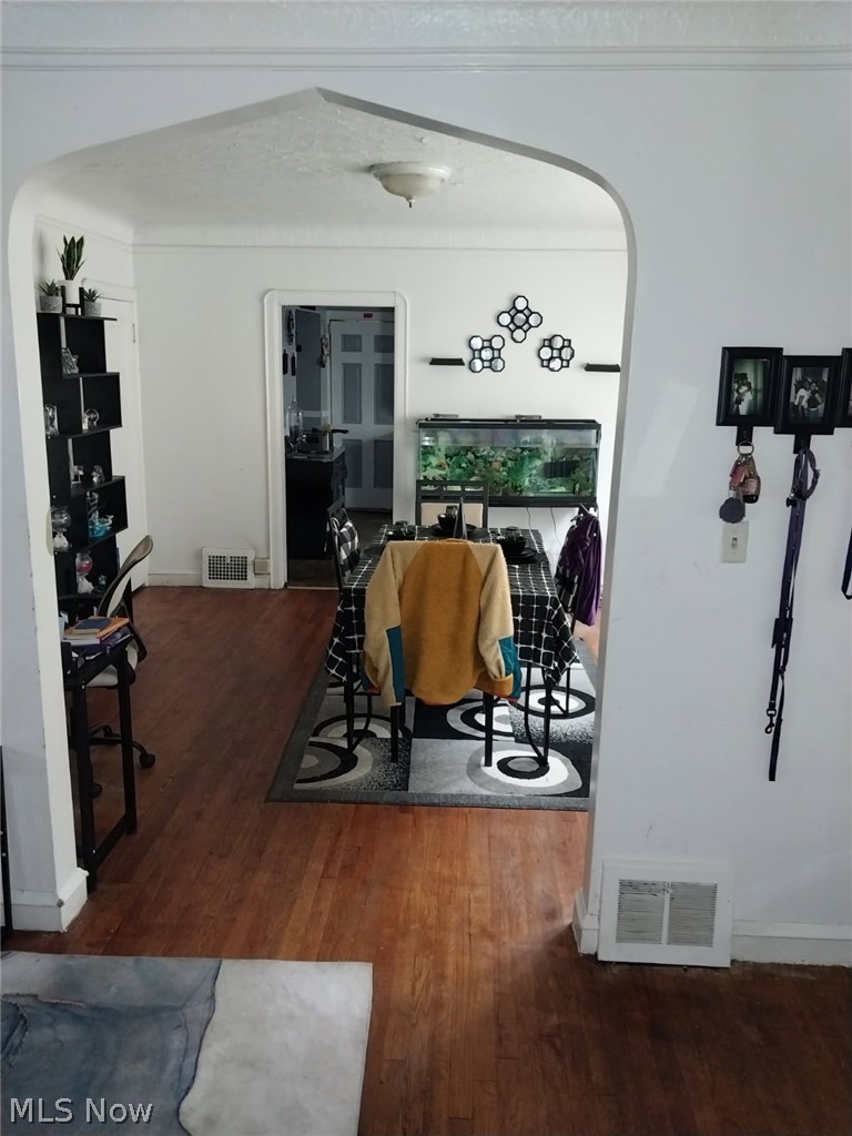 1747 Catalpa Road Property Photo 7