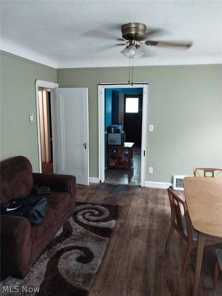 1747 Catalpa Road Property Photo 11