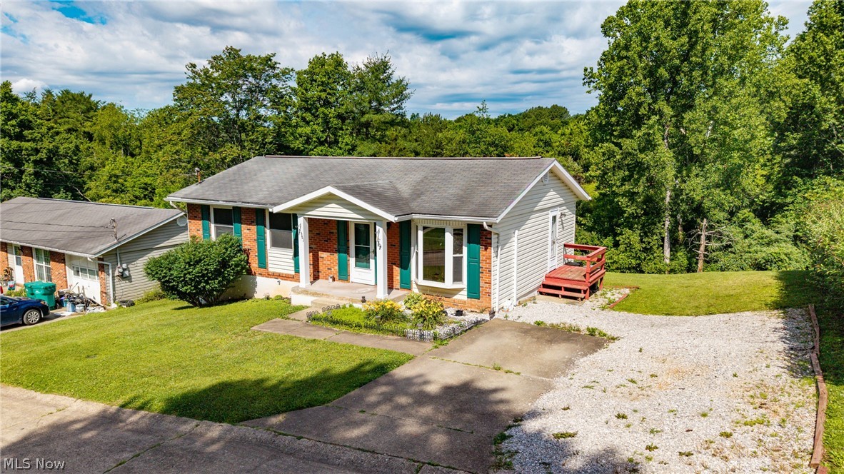 2481 Meadowview Drive Property Photo 1