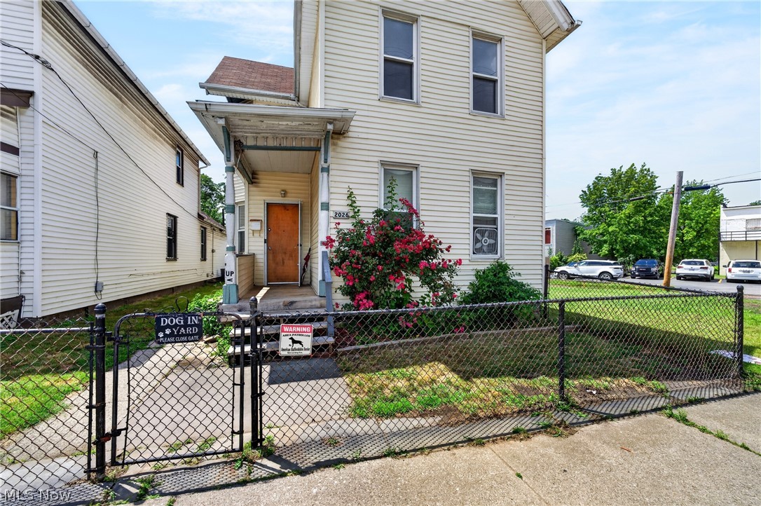 2026 W 44th Street Property Photo 1