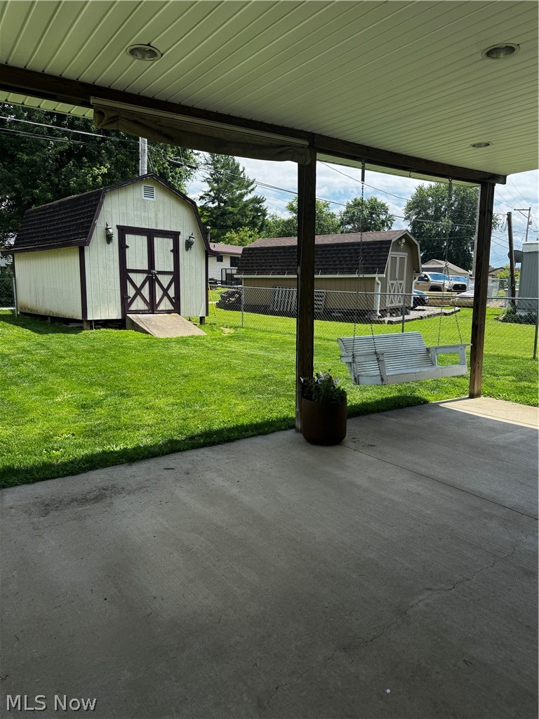 976 N Main Street Property Photo 5