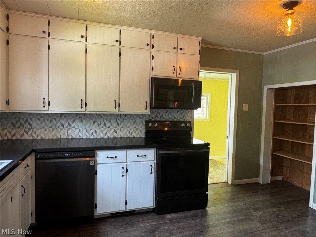 976 N Main Street Property Photo 11