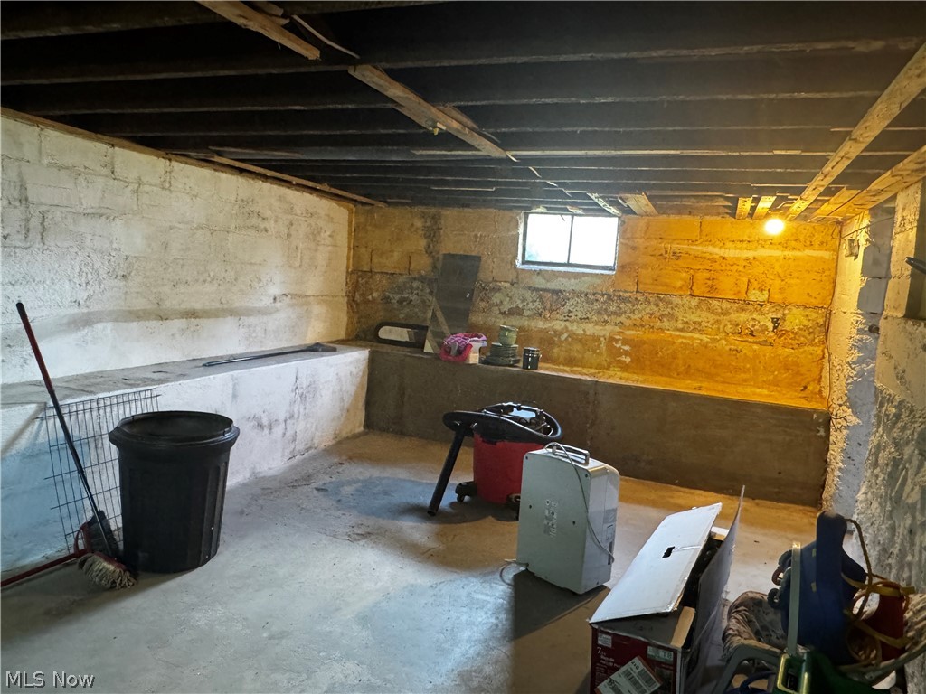 976 N Main Street Property Photo 40