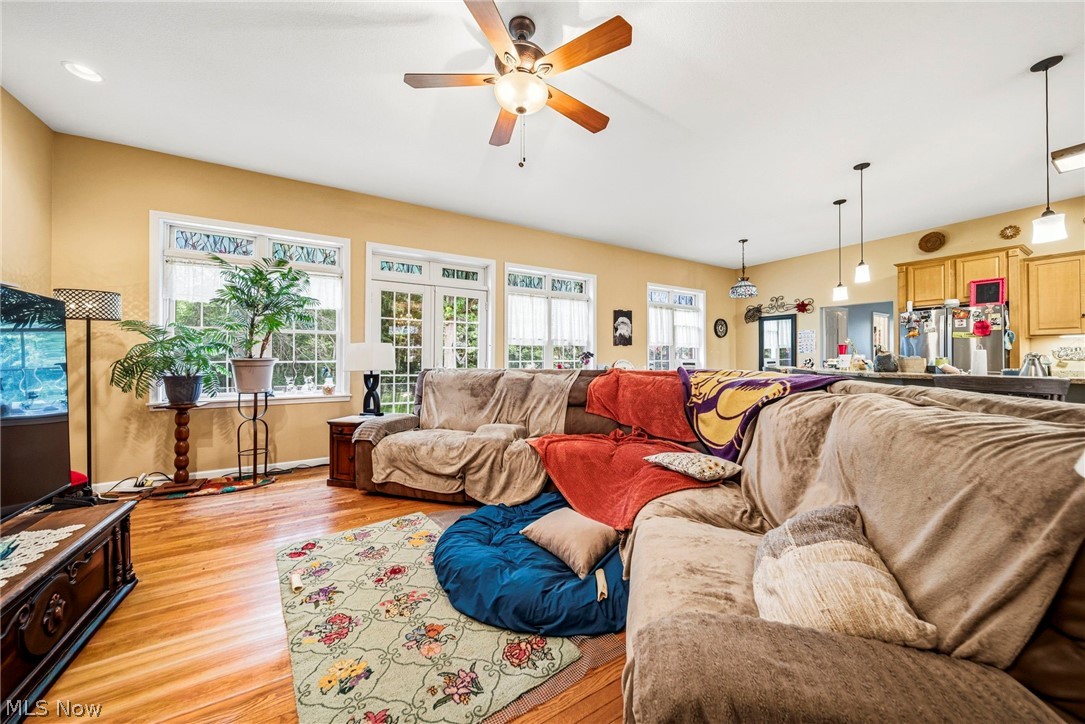 10401 Darrow Road Property Photo 6
