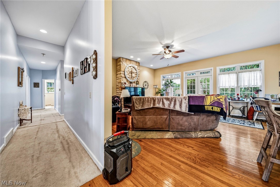 10401 Darrow Road Property Photo 7