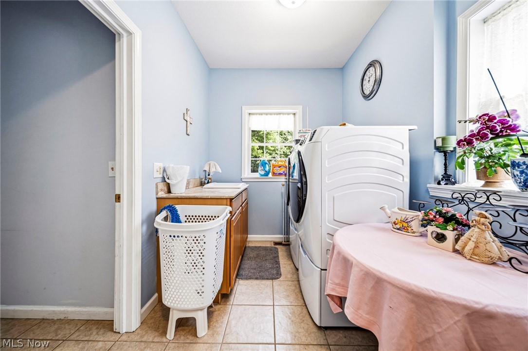 10401 Darrow Road Property Photo 24