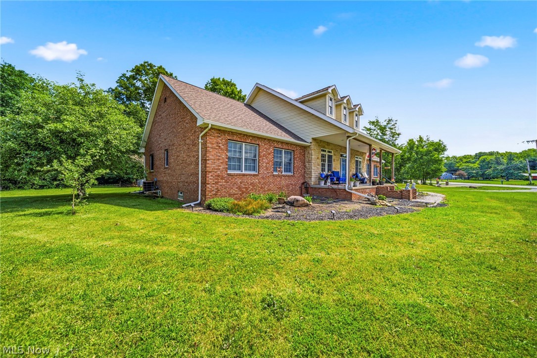 10401 Darrow Road Property Photo 29