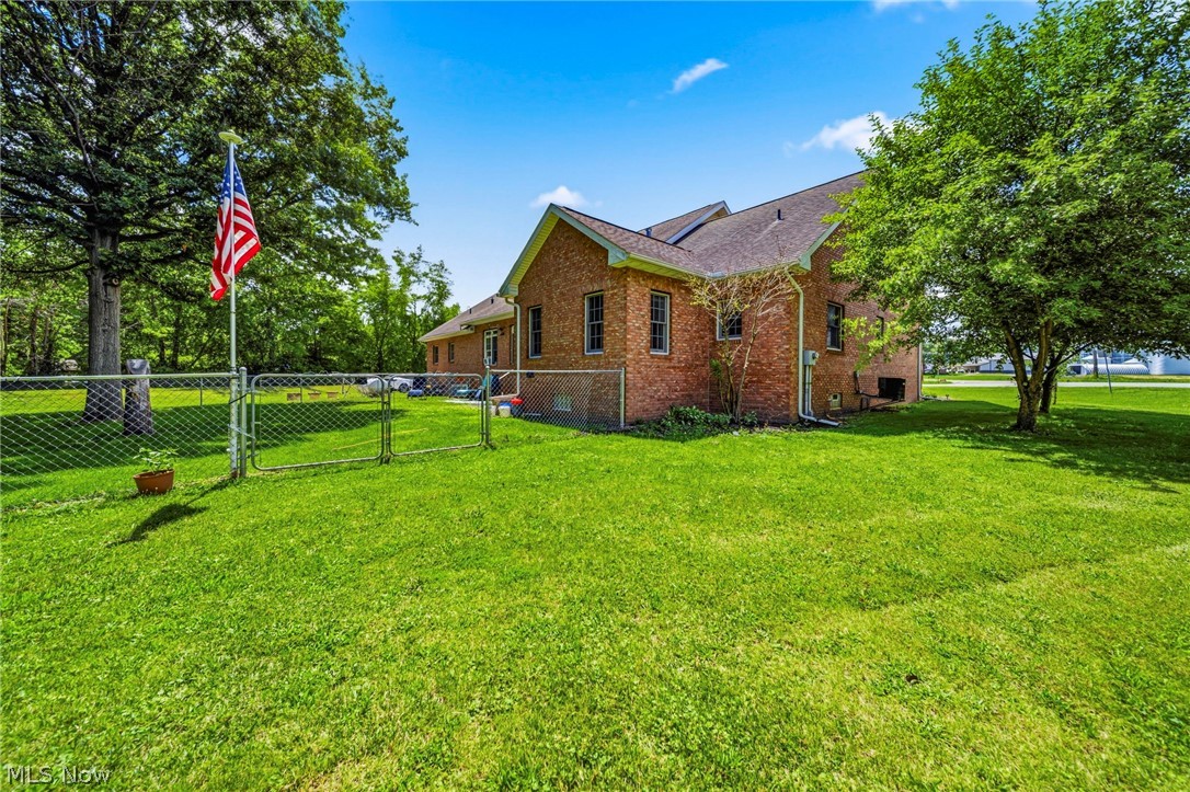10401 Darrow Road Property Photo 33