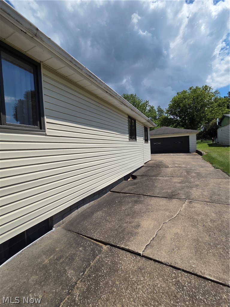 636 Lincoln Avenue Property Photo 4