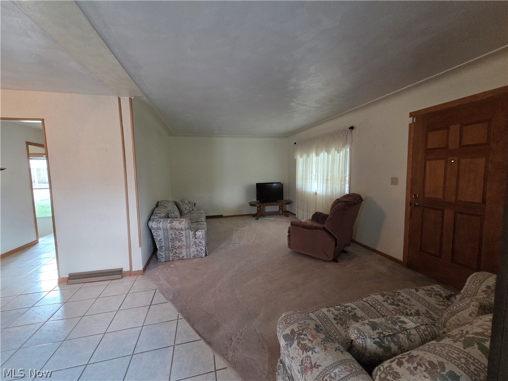 636 Lincoln Avenue Property Photo 6
