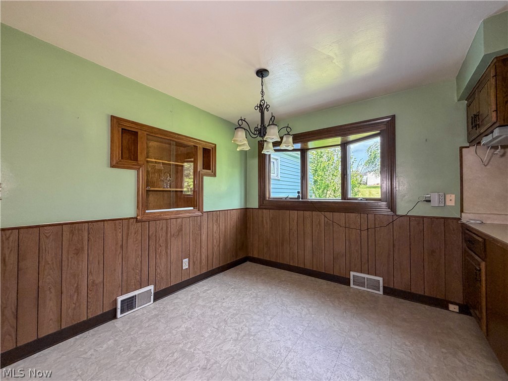 53 Memorial Circle Property Photo 8