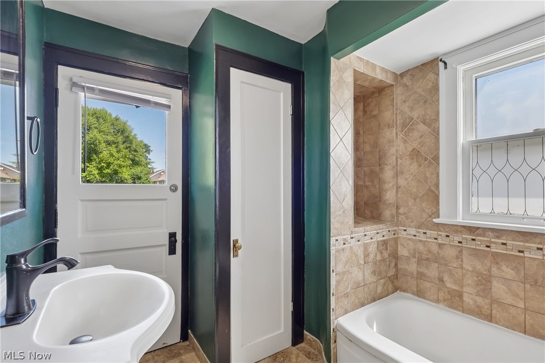 14606 Bartter Avenue Property Photo 6