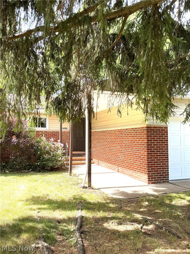 4950 N Sedgewick Property Photo 2