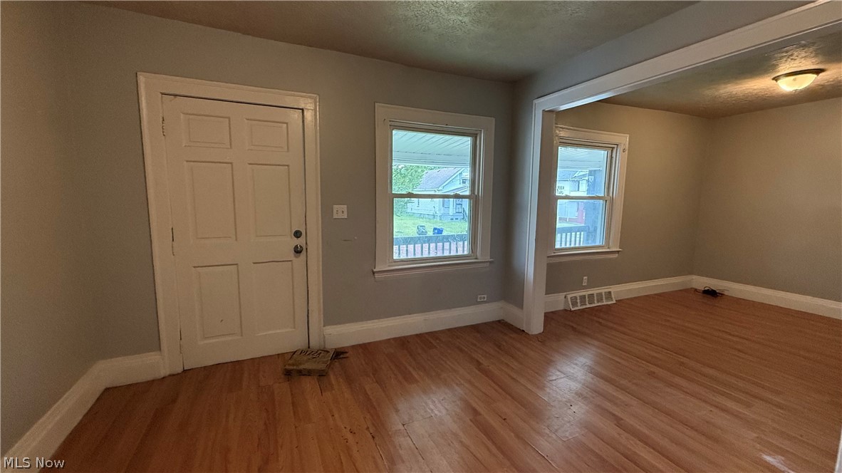 12607 Watterson Avenue Property Photo 4