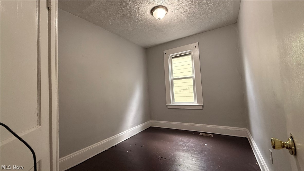 12607 Watterson Avenue Property Photo 7