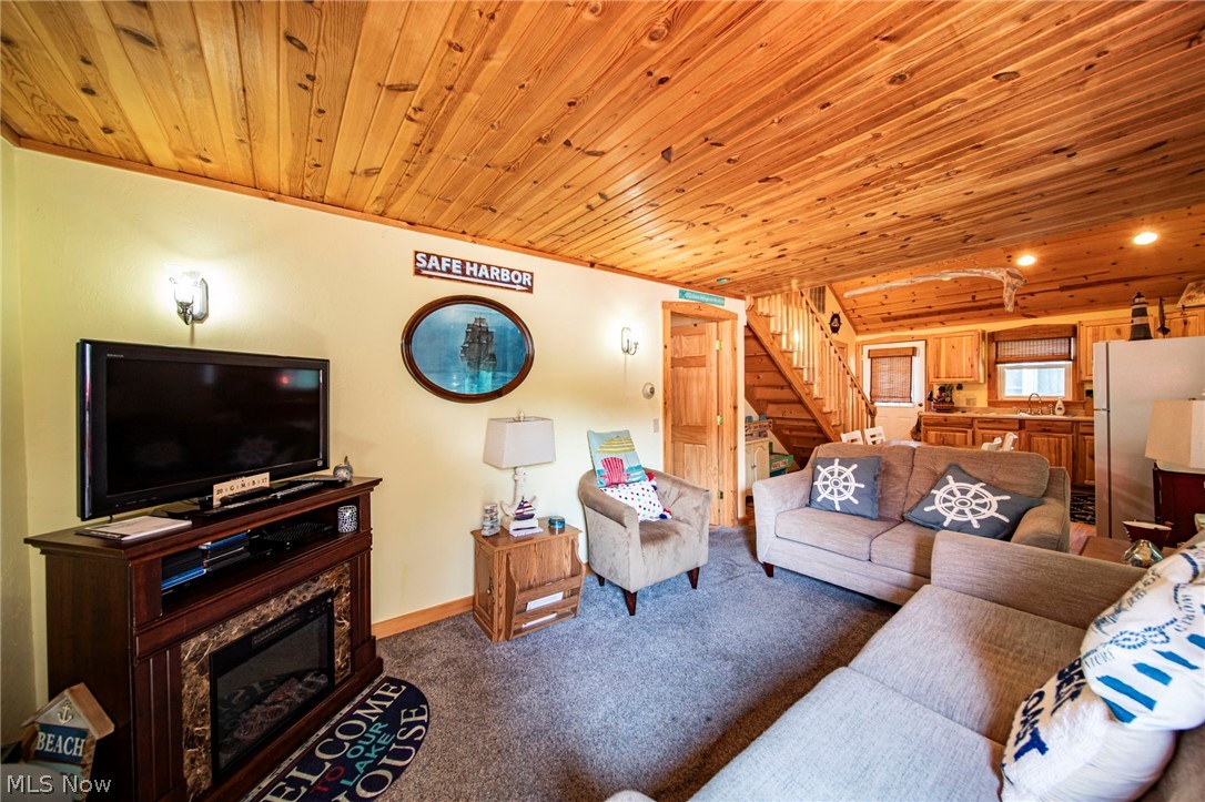 35 Billow Beach Property Photo 5