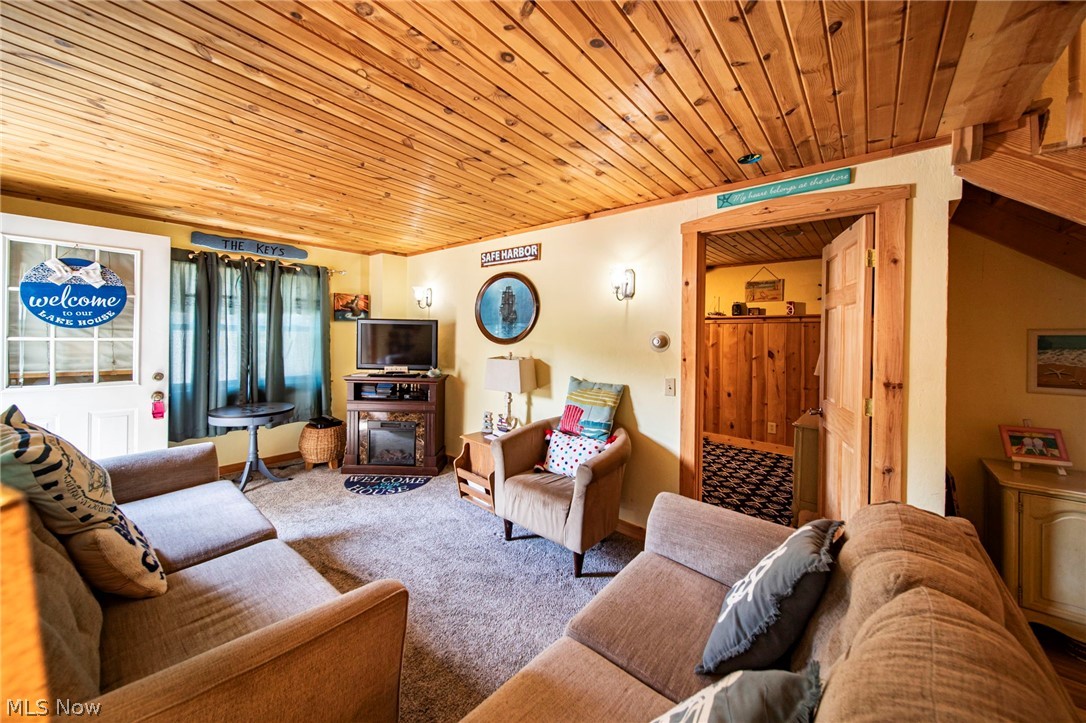 35 Billow Beach Property Photo 7