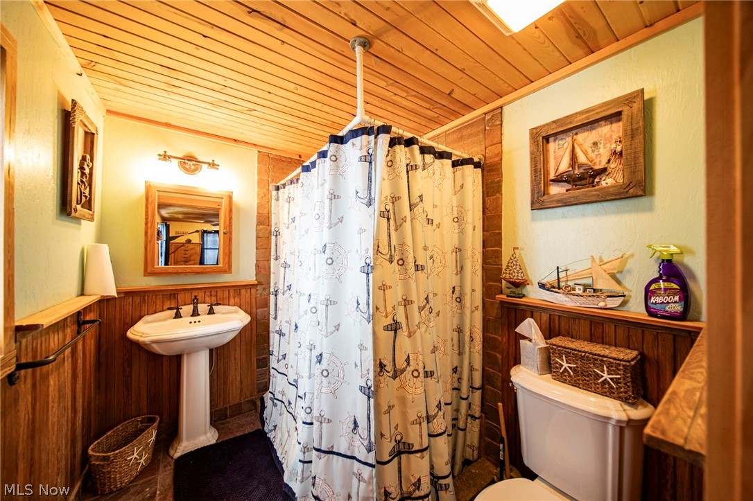 35 Billow Beach Property Photo 16