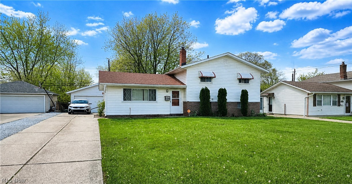 5532 Vickie Lane