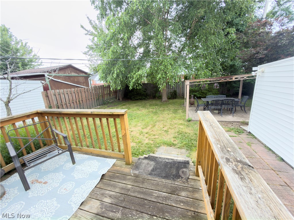 220 E 327th Street Property Photo 38