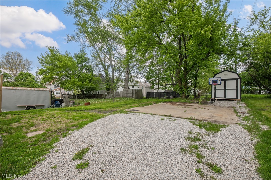 1424 S Liberty Avenue Property Photo 6