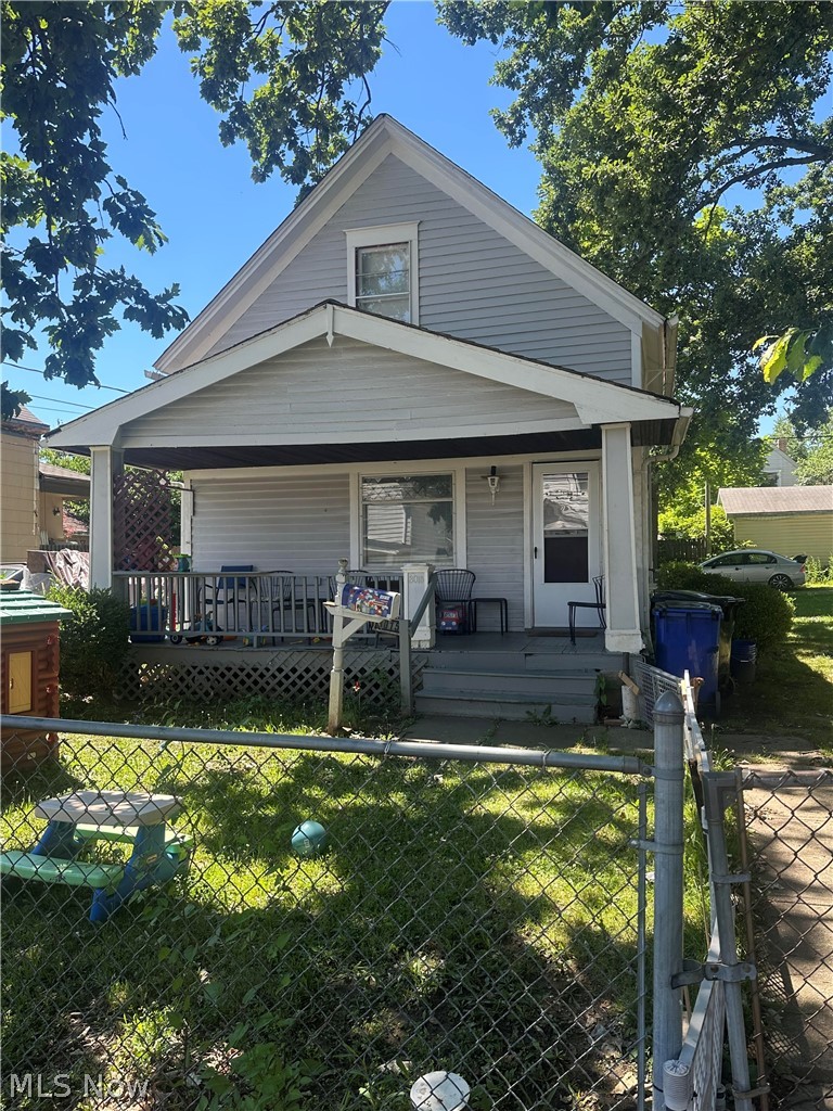 3015 Saratoga Avenue Property Photo 1