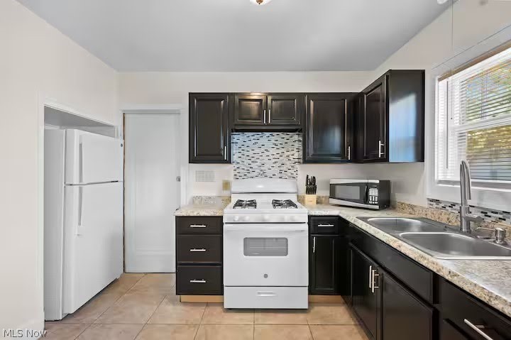 19075 Meredith Avenue Property Photo 4