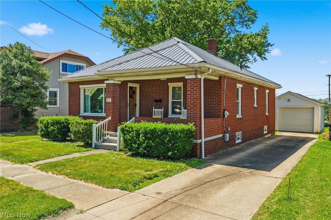 577 5th Street Property Photo 2