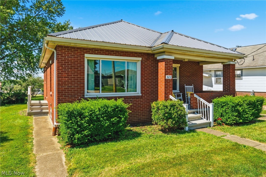 577 5th Street Property Photo 3