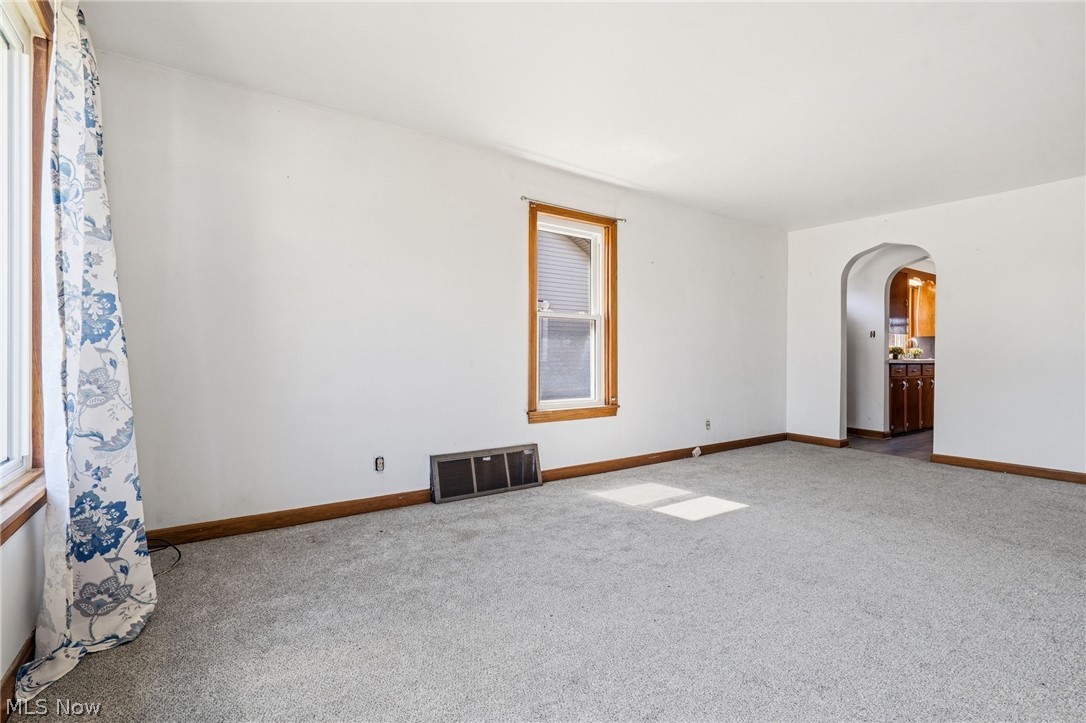 577 5th Street Property Photo 6