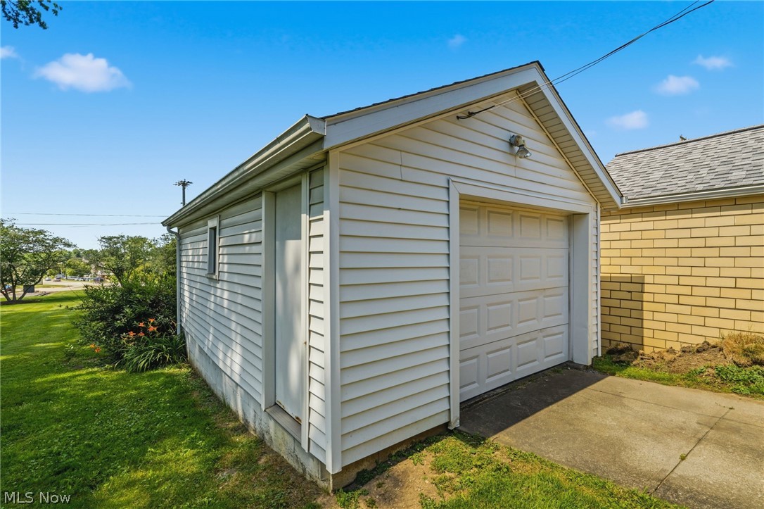 577 5th Street Property Photo 17