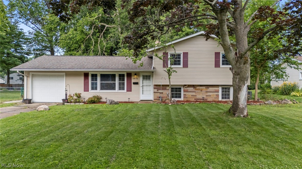 6472 Southgrove Road Property Photo 1