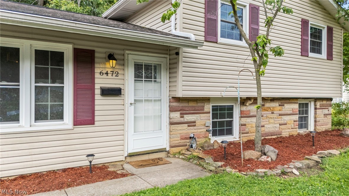 6472 Southgrove Road Property Photo 6