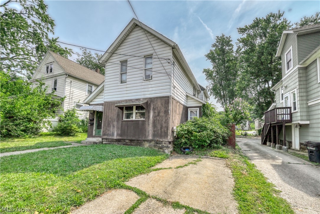 503 Sumner Street Property Photo 2