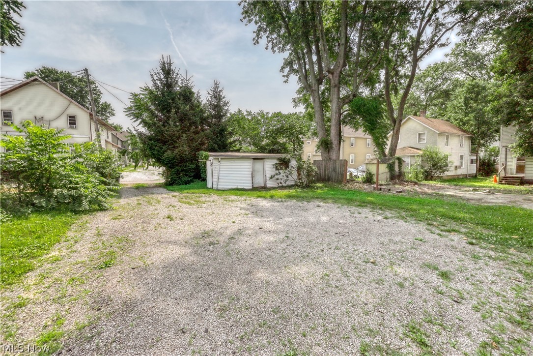 503 Sumner Street Property Photo 4