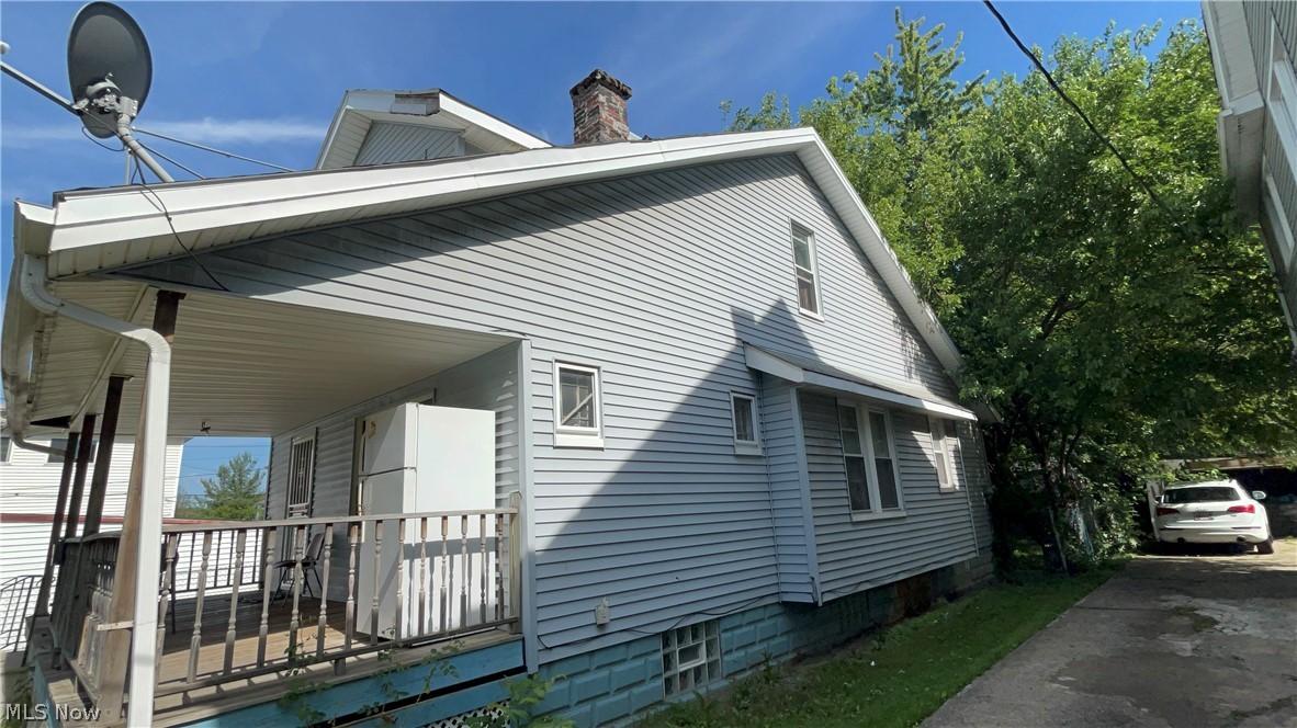 11619 Lenacrave Avenue Property Photo 5