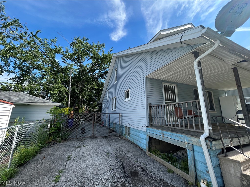 11619 Lenacrave Avenue Property Photo 7