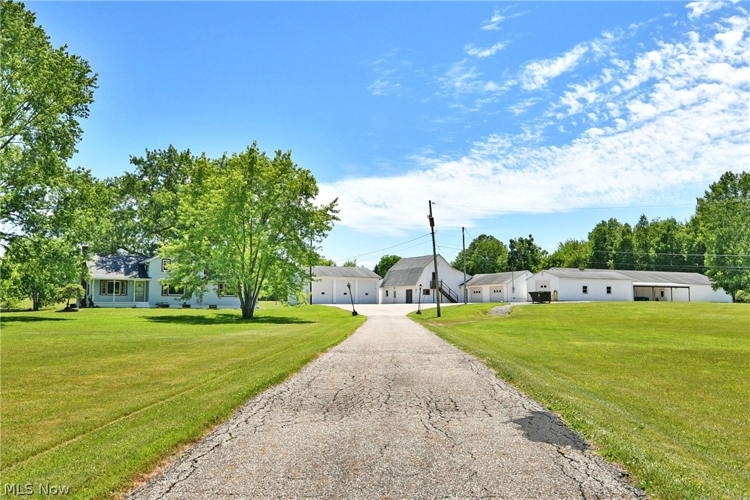 4085 Herner County Line Road Property Photo 3