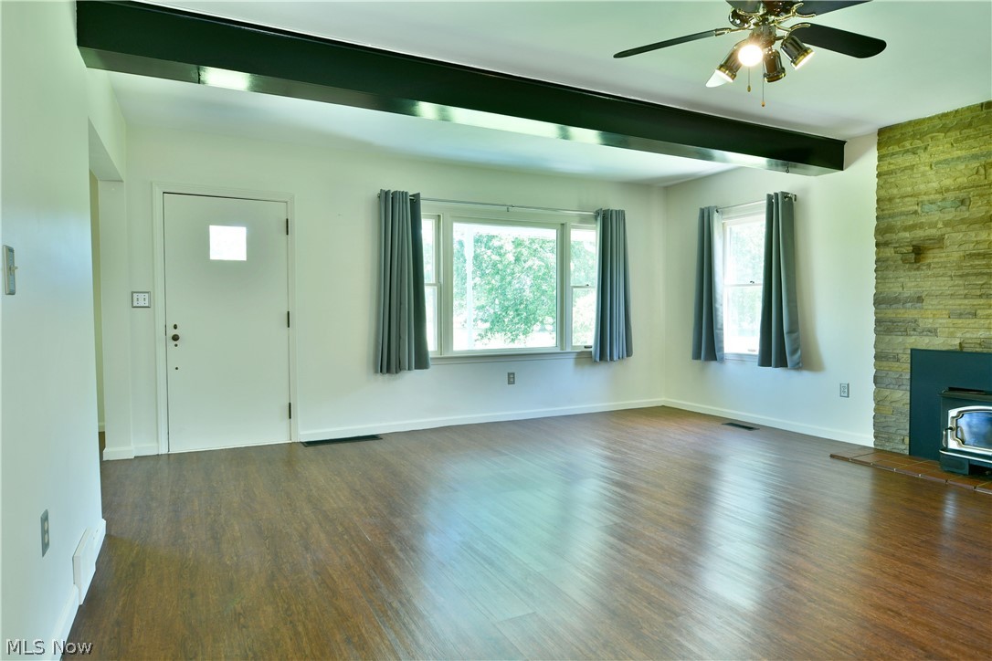 4085 Herner County Line Road Property Photo 6