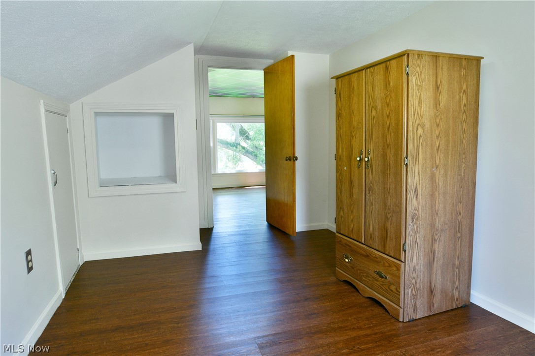4085 Herner County Line Road Property Photo 32
