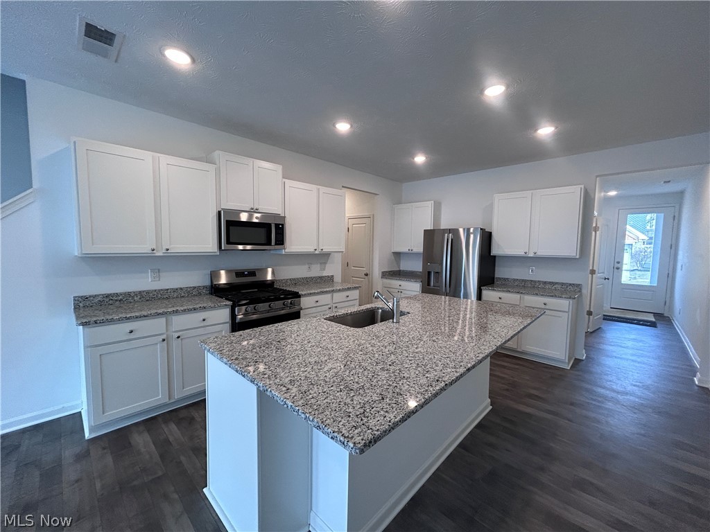 5076 Shepherds Glen Property Photo 2