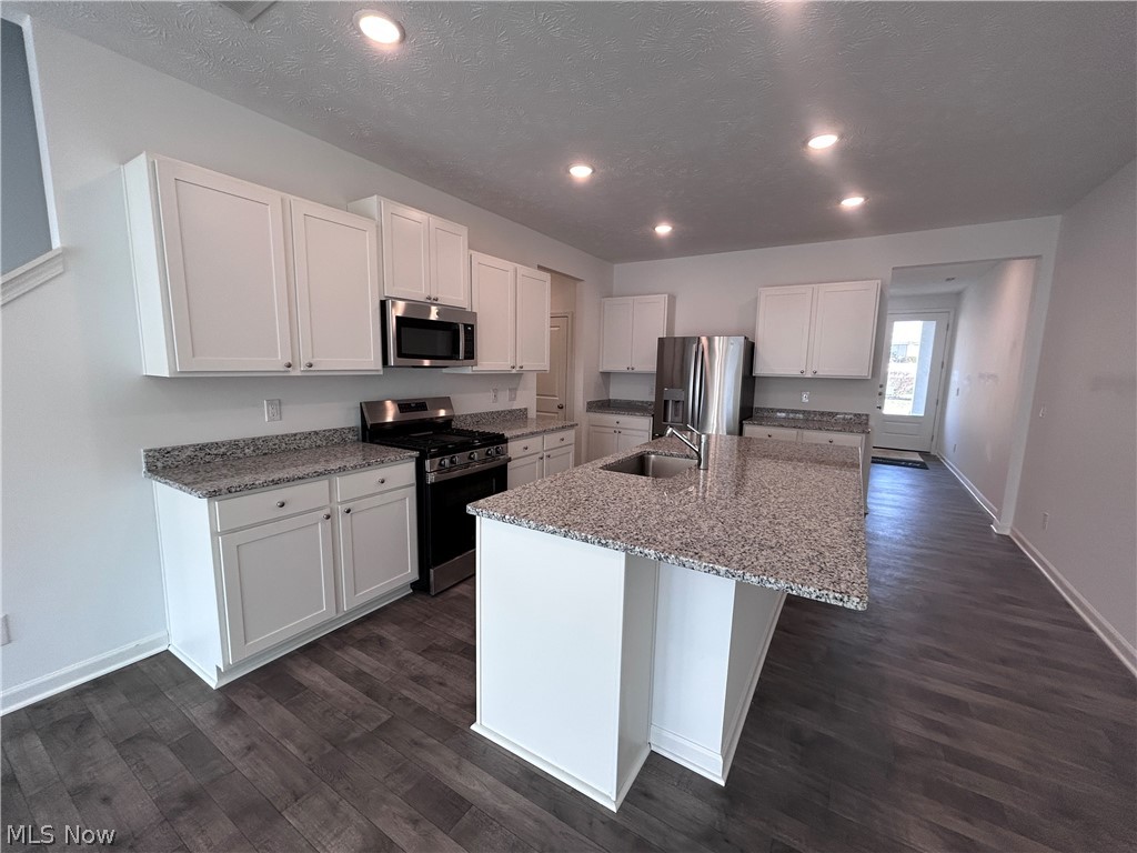 5076 Shepherds Glen Property Photo 5