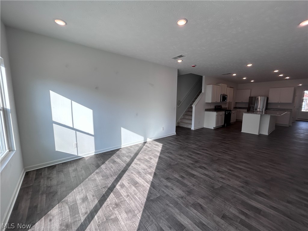 5076 Shepherds Glen Property Photo 7