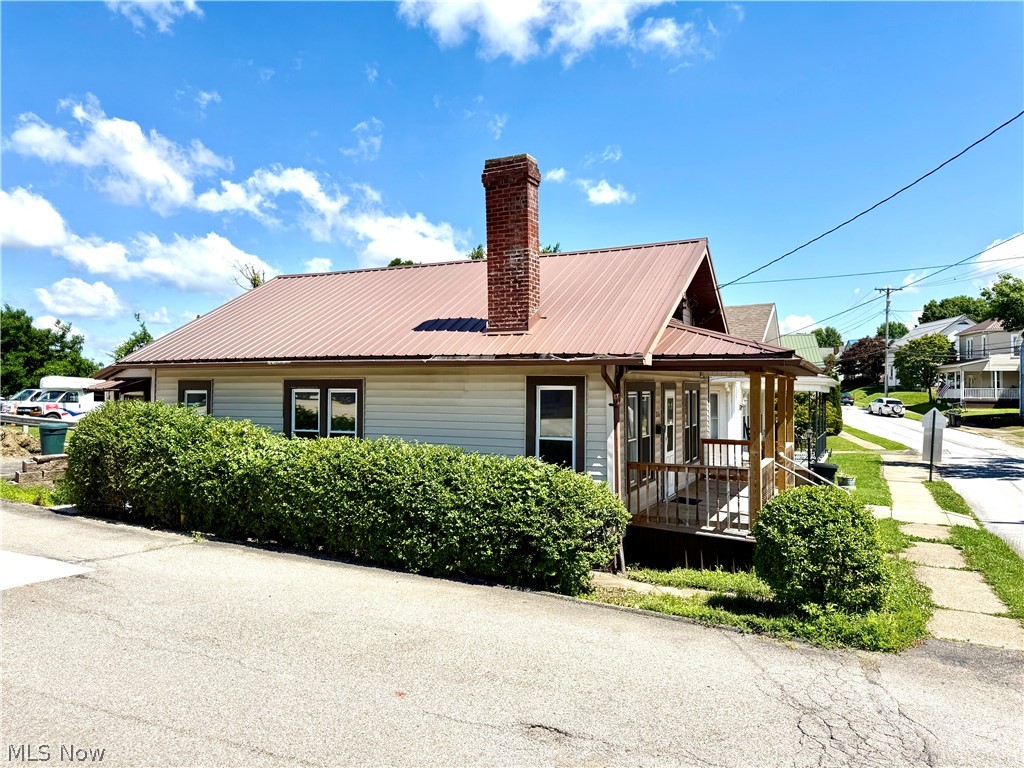 216 N Broadway Street Property Photo 3